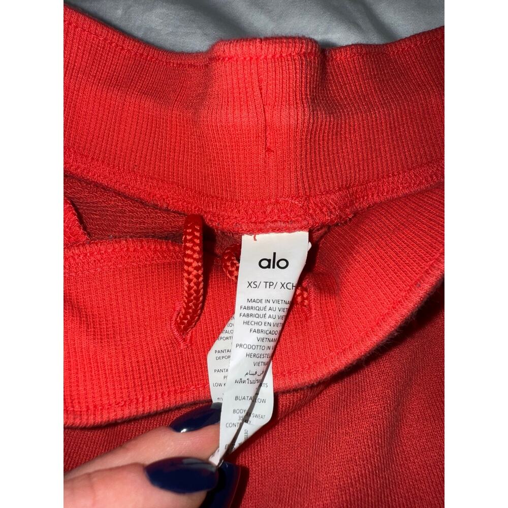 Alo red hot summer low key sweatshort - Picture 4 of 5